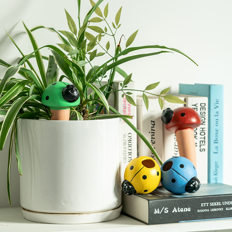 Устройства для полива растений – обзор и цена Self Watering Insert